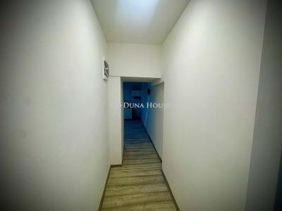 Eladó iroda családi házban Budapest