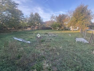 Eladó lakóövezeti telek Monor