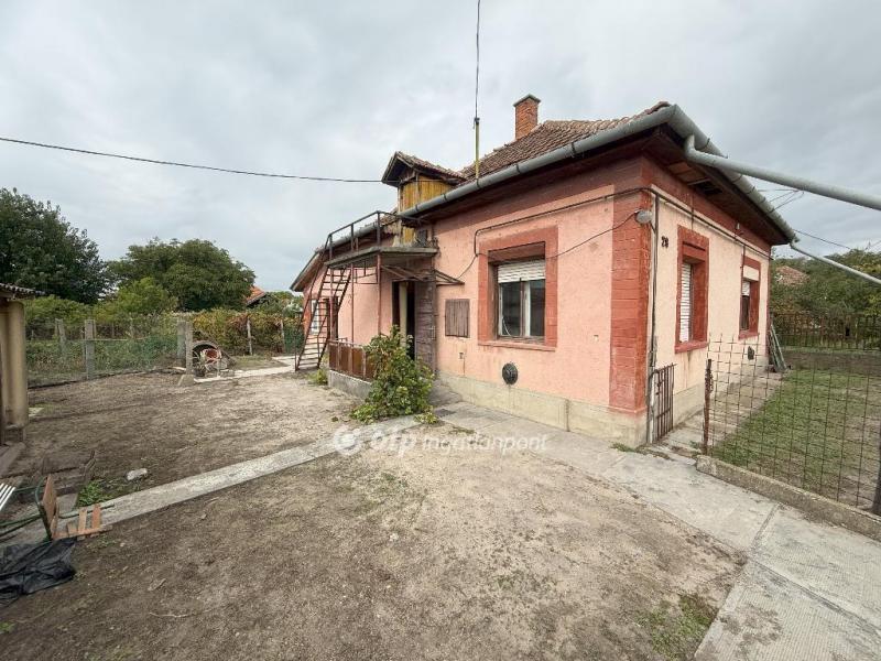 Eladó családi ház Tiszakécske