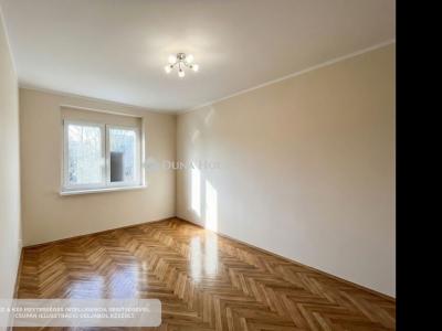 Eladó lakás Bicske