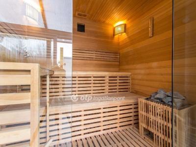 Eladó családi ház Balatonfenyves