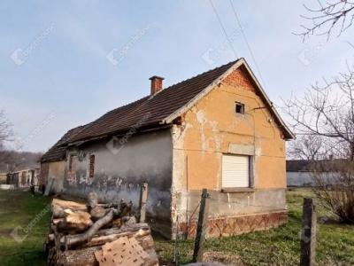 Eladó családi ház Baktüttös