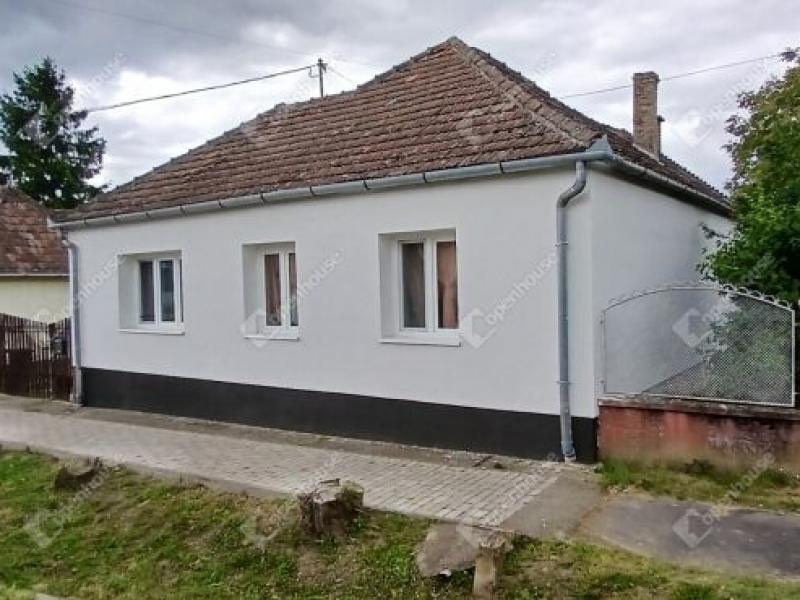 Eladó családi ház Batyk