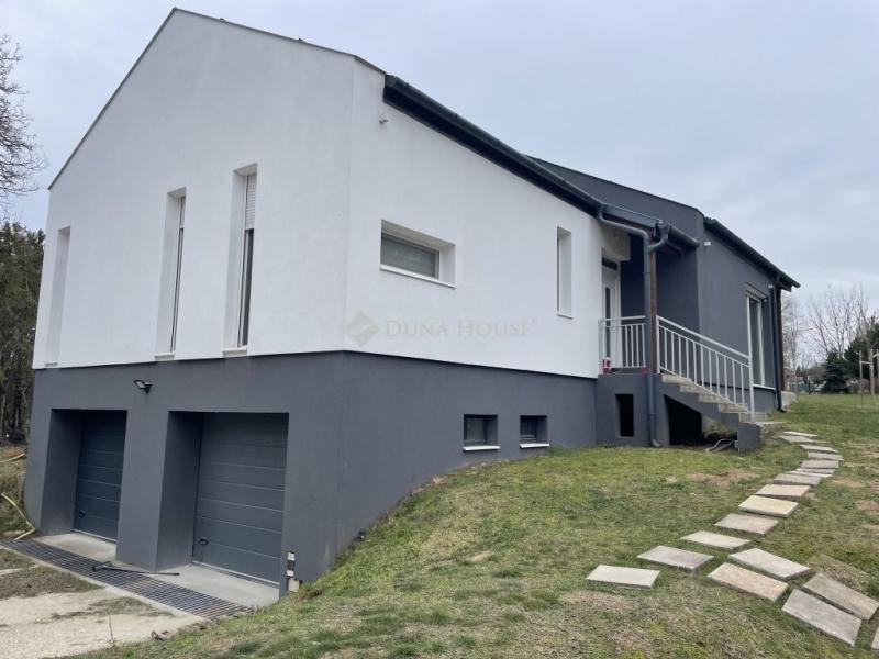 Eladó családi ház Őrbottyán