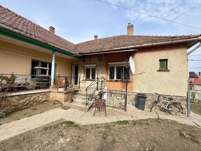 Eladó családi ház Hidas