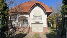Eladó családi ház Balatonfenyves