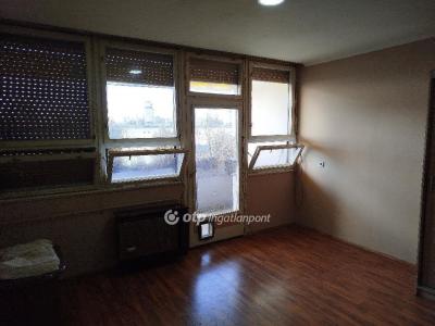 Eladó lakás Pápa