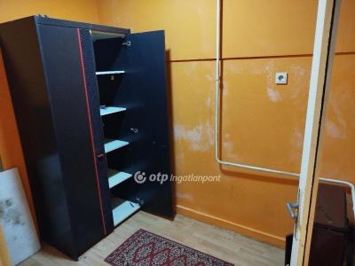 Eladó lakás Pápa