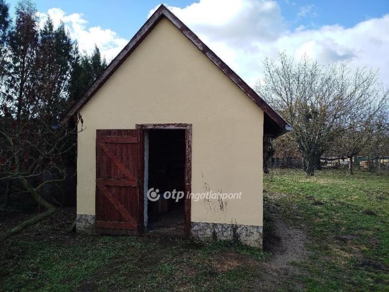 Eladó családi ház Pápa