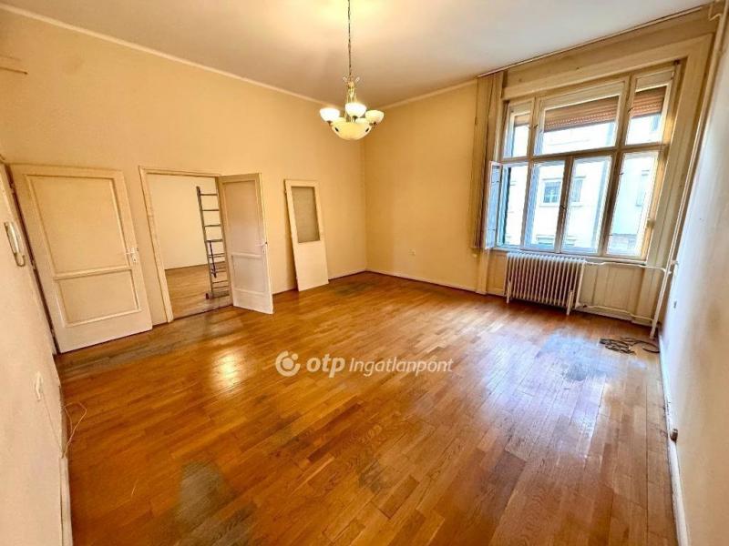 Eladó lakás Győr