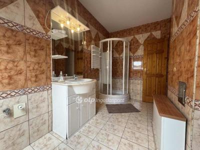 Eladó lakás Debrecen