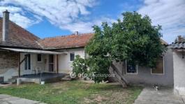 Eladó családi ház Hatvan