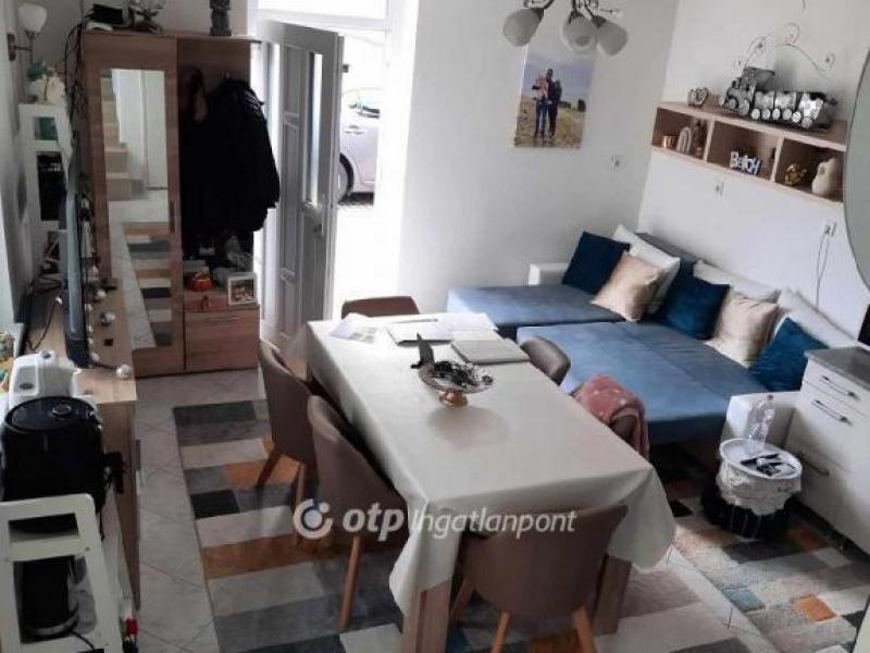 Eladó családi ház Vonyarcvashegy