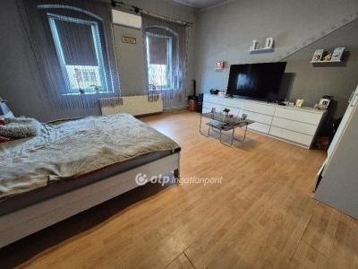 Eladó házrész Szentes