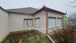 Eladó családi ház Szentes