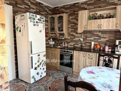 Eladó családi ház Gárdony