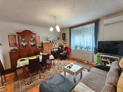 Eladó családi ház Üllő