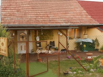 Eladó házrész Tárnok