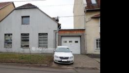 Eladó családi ház Szeged