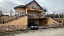 Eladó családi ház Úri