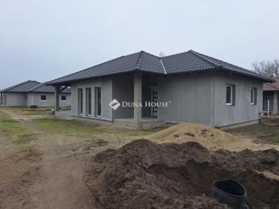 Eladó családi ház Kiskunlacháza