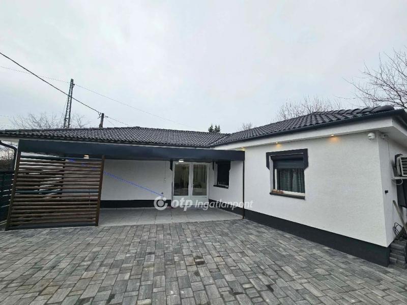 Eladó családi ház Szolnok