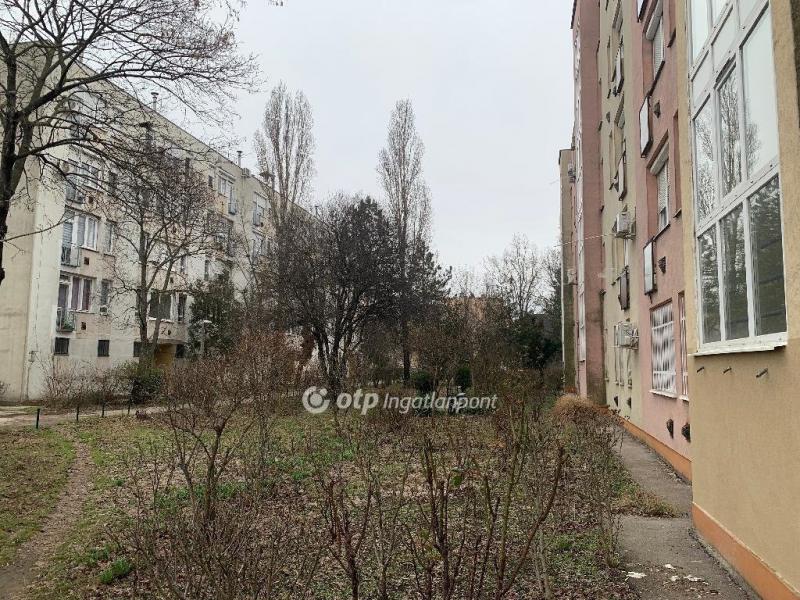 Eladó lakás Szolnok