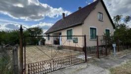 Eladó családi ház Konyár