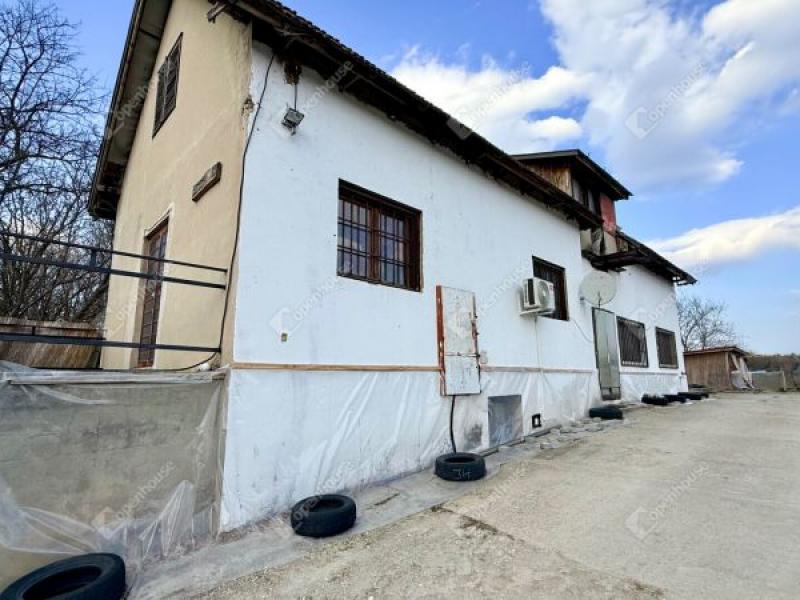Eladó családi ház Monor