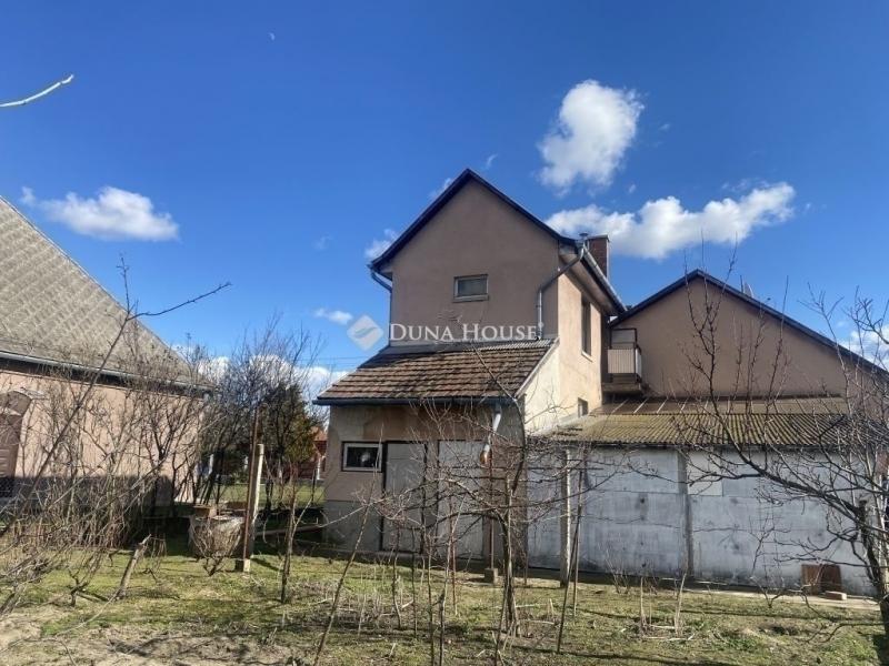 Eladó családi ház Monor