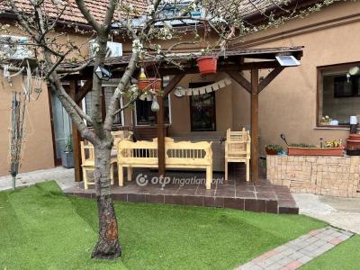 Eladó családi ház Jászberény