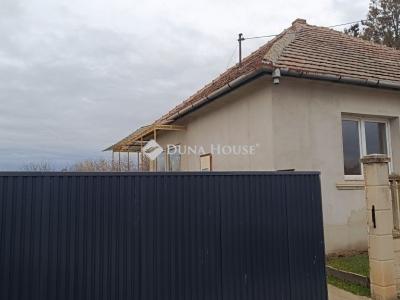 Eladó családi ház Tápiószecső