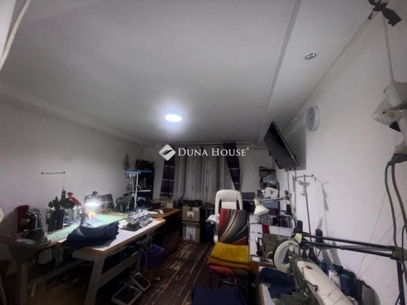 Eladó családi ház Vecsés