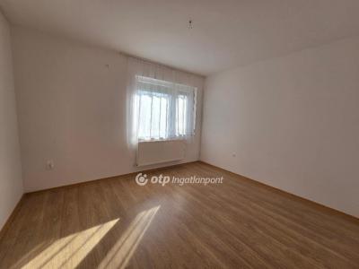 Eladó lakás Szentes