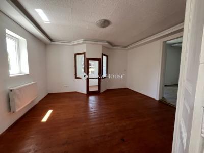 Eladó családi ház Lőrinci