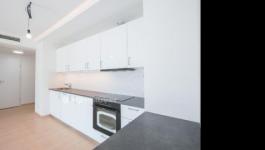 Eladó lakás Balatonkenese