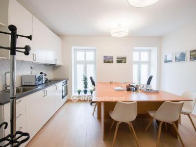 Eladó lakás Balatonkenese