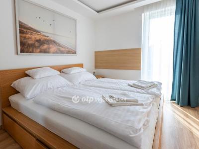 Eladó lakás Balatonkenese