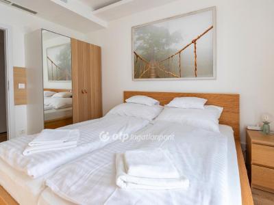 Eladó lakás Balatonkenese