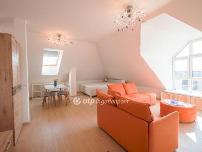 Eladó lakás Balatonkenese