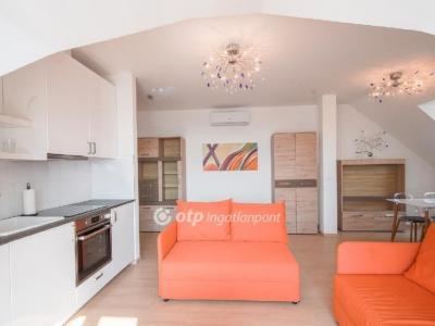 Eladó lakás Balatonkenese