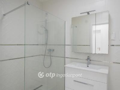 Eladó lakás Balatonkenese