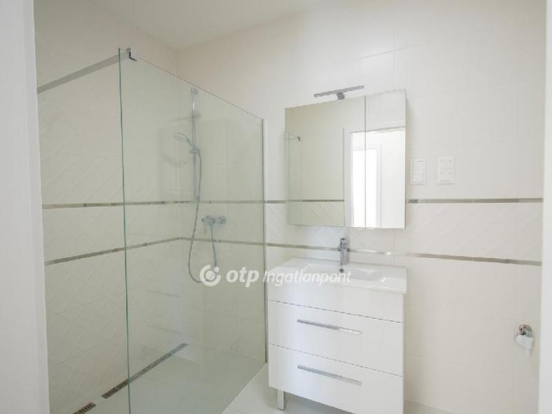 Eladó lakás Balatonkenese