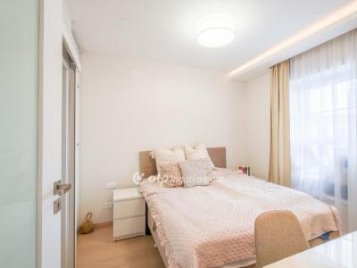 Eladó lakás Balatonkenese