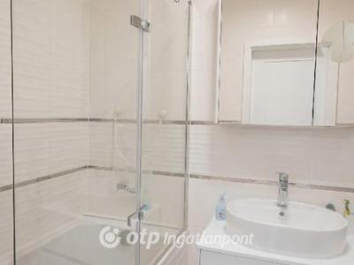 Eladó lakás Balatonkenese