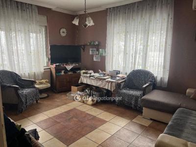 Eladó családi ház Pécel
