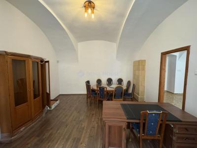 Eladó lakás Pécs