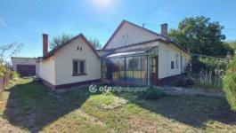 Eladó lakás Mezőhegyes