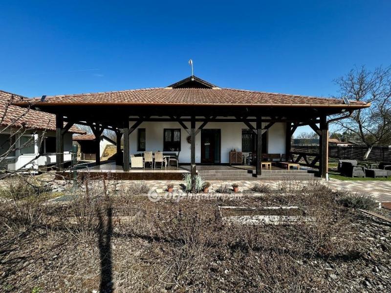 Eladó nyaraló Debrecen