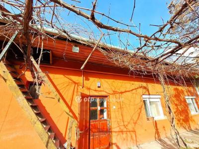 Eladó lakás Kecskemét